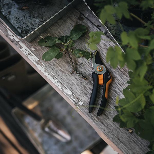Площинний секатор Fiskars Solid&trade; P321 (1057162) 1057162 фото