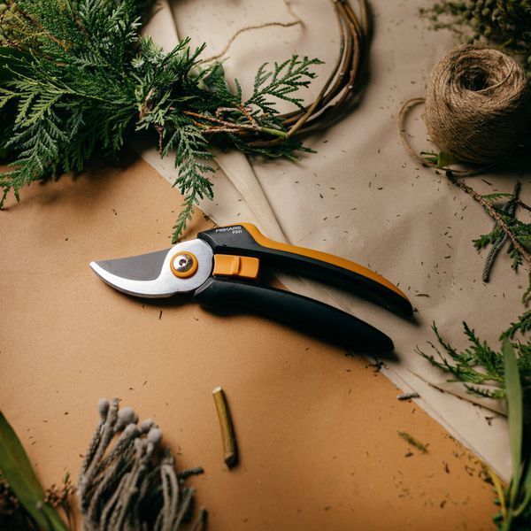 Плоскостной секатор Fiskars Solid&trade; P341 (1057164) 1057164 фото