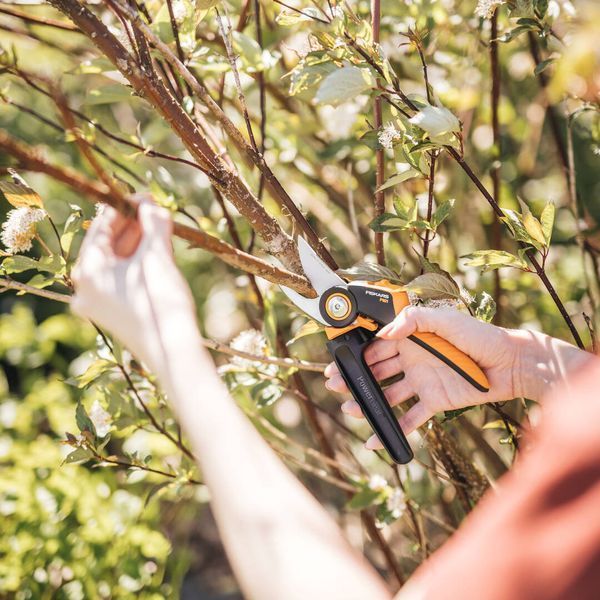 Плоскостной секатор Fiskars X-series&trade; P921 M (1057173) 1057173 фото