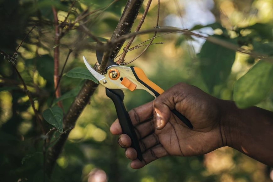 Площинний секатор суцільнометалевий Fiskars Solid&trade; P331 (1057163) 1057163 фото
